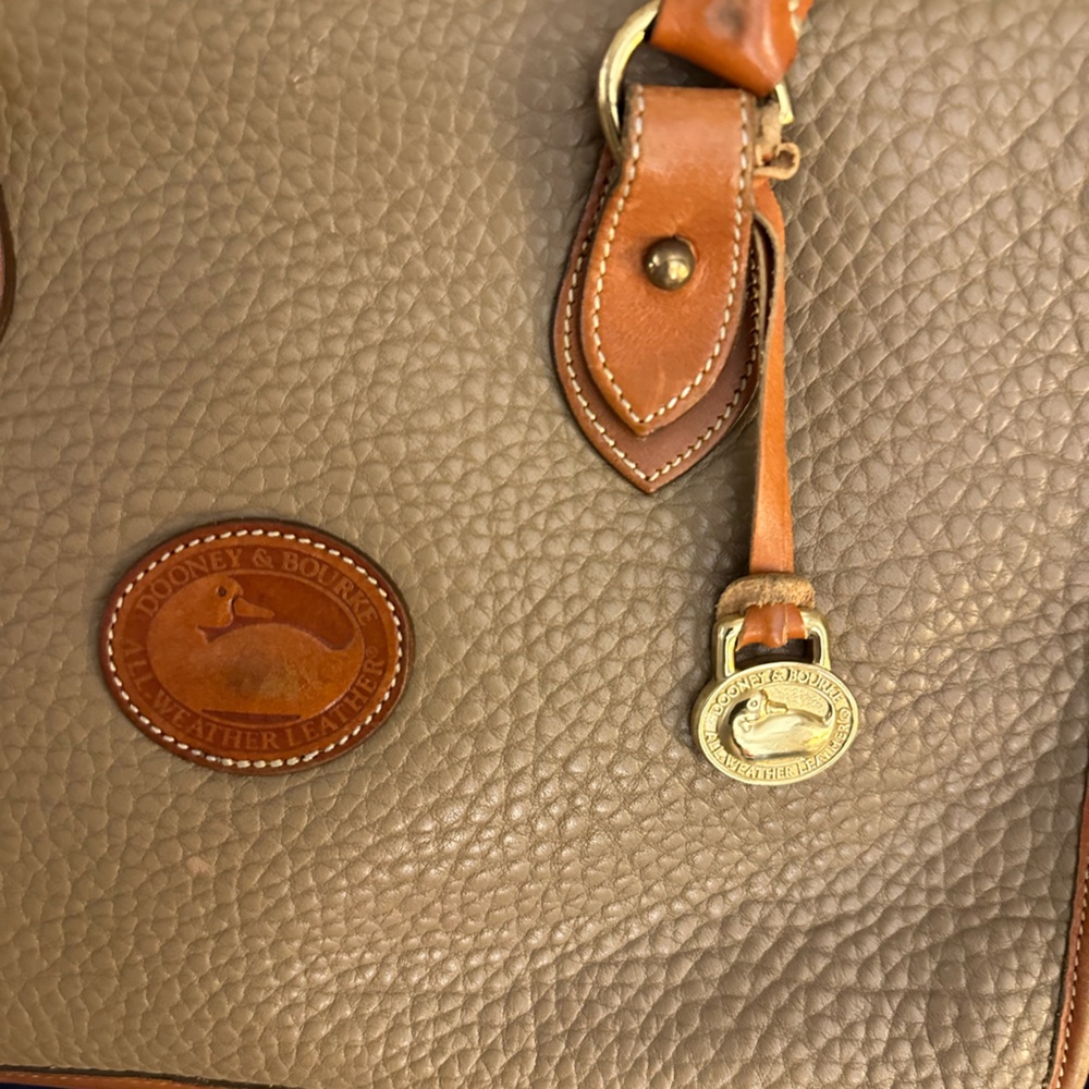 Dooney & Bourke EUC Vintage Pebbled Leather Shoulder Bag - Picture 2 of 5